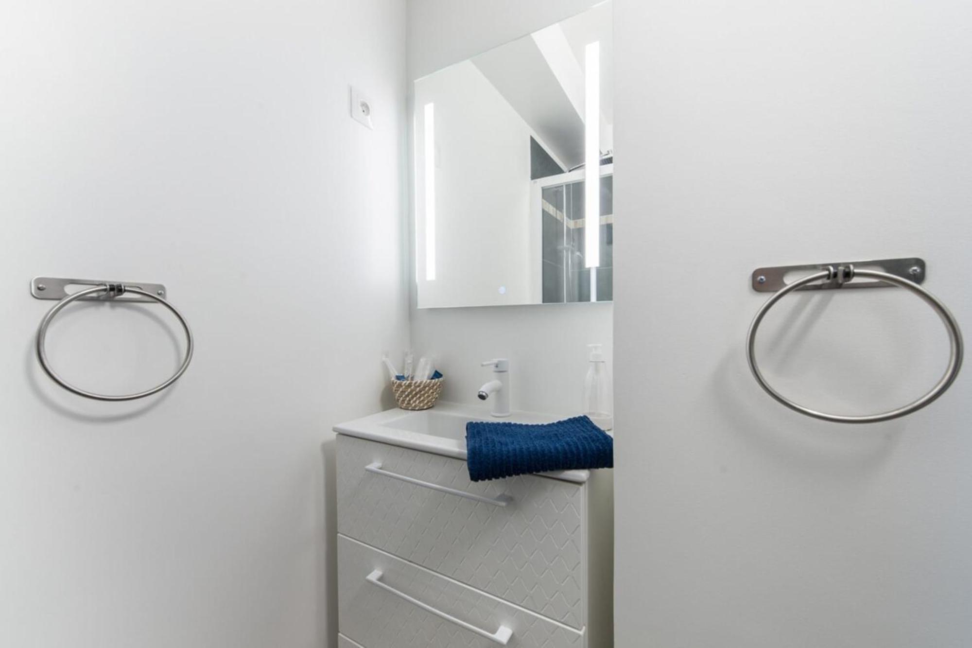 Cosy La Baie Des Anges - Plage La Ciotat - Classe 3 Etoiles Lägenhet Exteriör bild